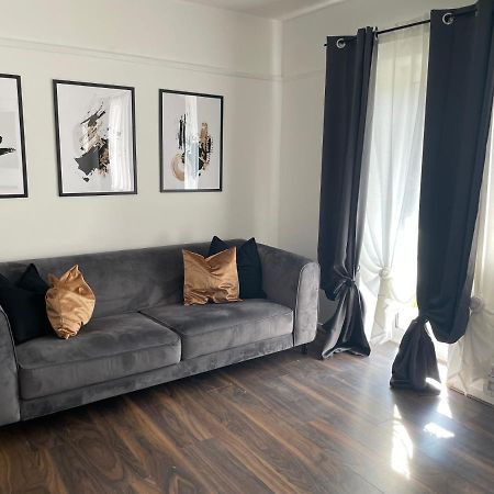 Lovely 2Bedroom 4Mins From Wimbledon Station 런던 외부 사진
