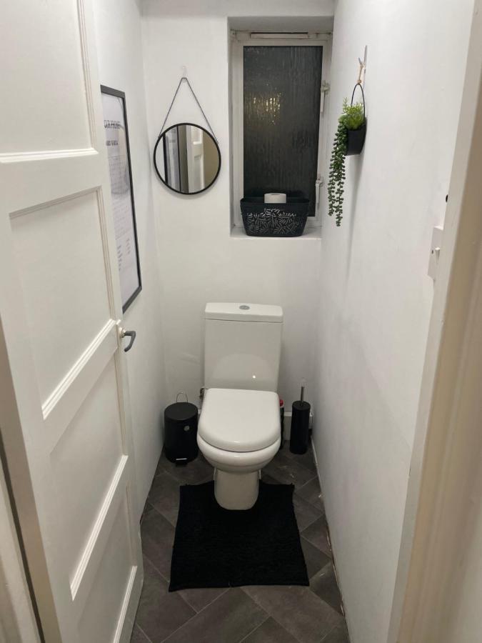 Lovely 2Bedroom 4Mins From Wimbledon Station 런던 외부 사진