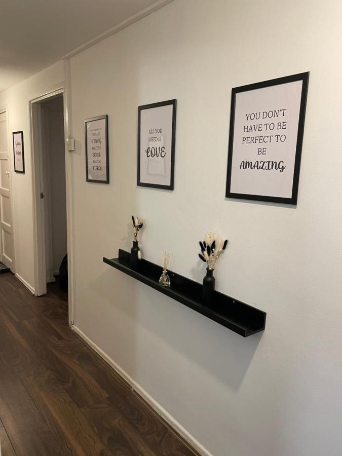 Lovely 2Bedroom 4Mins From Wimbledon Station 런던 외부 사진
