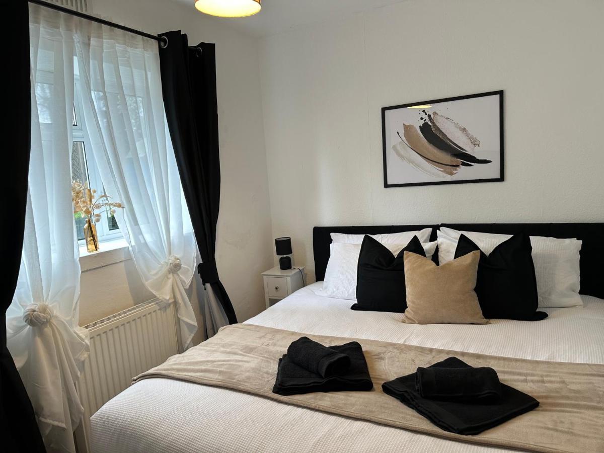 Lovely 2Bedroom 4Mins From Wimbledon Station 런던 외부 사진