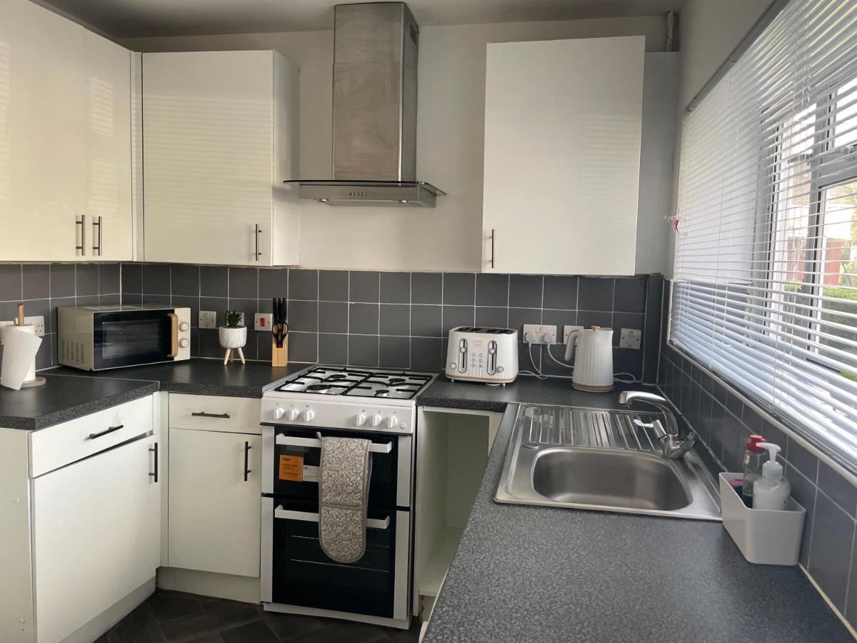 Lovely 2Bedroom 4Mins From Wimbledon Station 런던 외부 사진